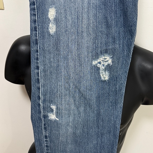 Levi's Classic Blue Relaxed Jeans - Picture 6 of 6